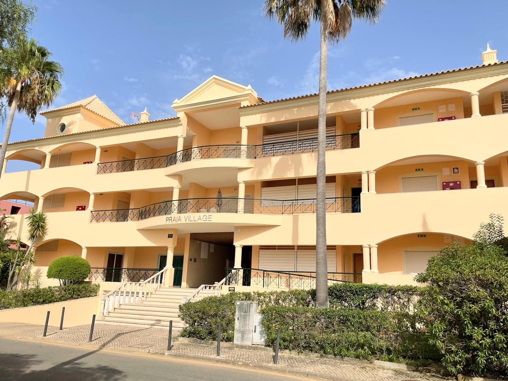 Praia Village Ag Виламура Екстериор снимка